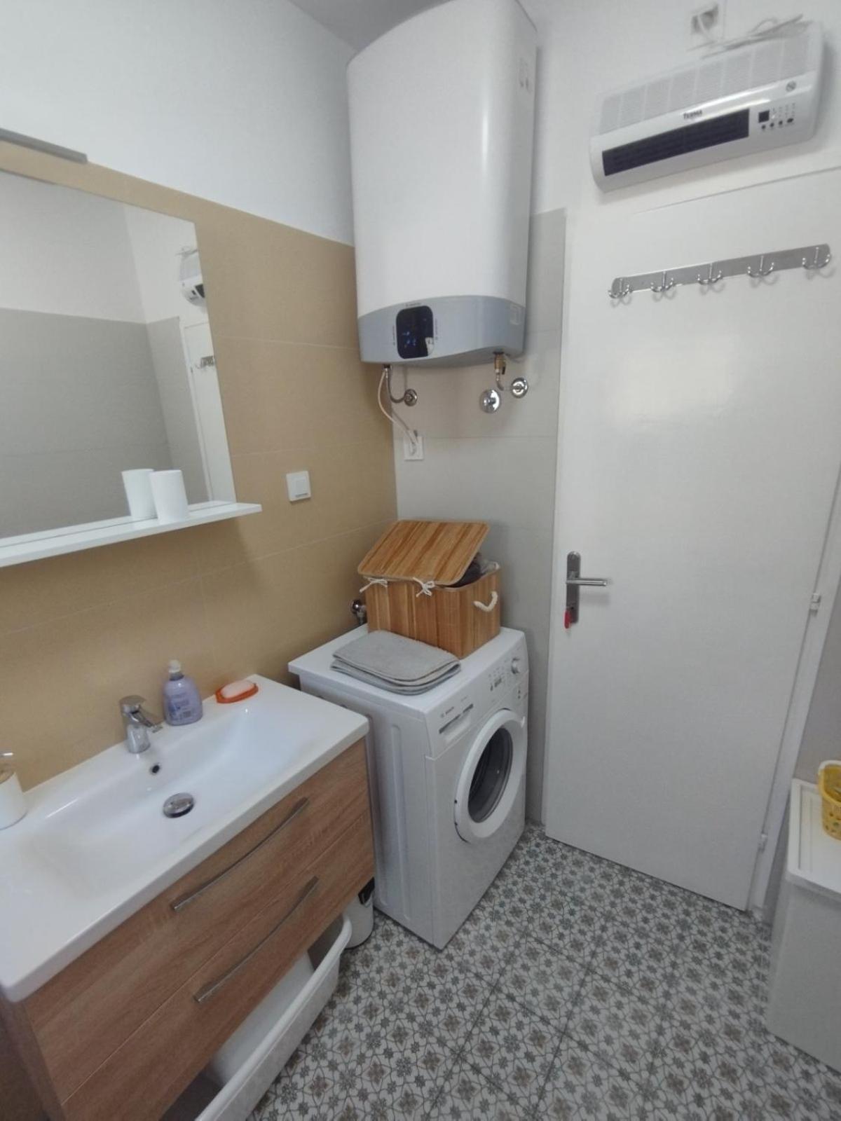 Apartman Kora Njivice Exteriér fotografie